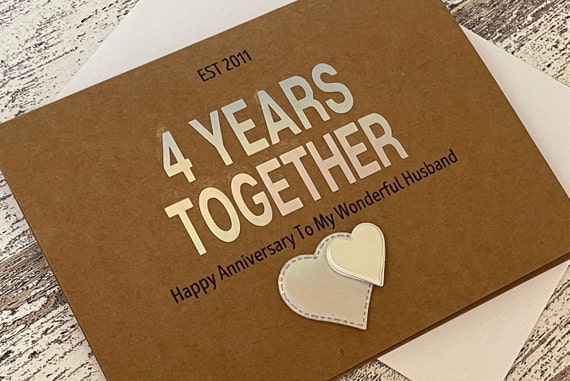 Biglietto Auguri Anniversario Old English Co. – Fiori Acquerello Con Lamina Dorata – 15x15 Cm, Interno Bianco, Carta FSC – Per Moglie, Marito, Coppia