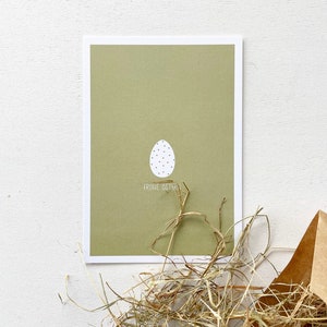 Osterkarte Postkarte Osterei auf grün
