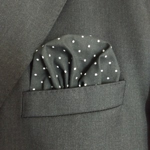 Pre-folded Pocket Square in Black with White Dots Pouf