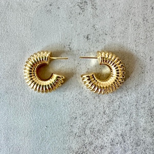 Gold 25mm Ribbed Thick Hoop Earrings, Chunky Tube Gold Hoops, Geometric Thick Hoops, Gold Stack Hoop Earrings ,Gift for Her