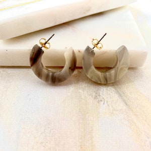 Tortoise Hoop Earrings, Gray Tortoise Hoop Earrings, Tortoise Shell Earrings, Tortoise Shell Hoop Earrings, lightweight Hoops