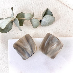 Tortoise Stud Shell Earrings, Curved Square Tortoise Shell Stud Post Earrings, Acetate Earrings, Acetate Earrings, Resin Studs Earrings