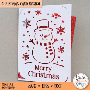 Puede incluir: Diseño de tarjeta de Navidad blanca con un muñeco de nieve con una bufanda a rayas rojas y blancas y el texto "Feliz Navidad". La tarjeta está decorada con copos de nieve y estrellas.