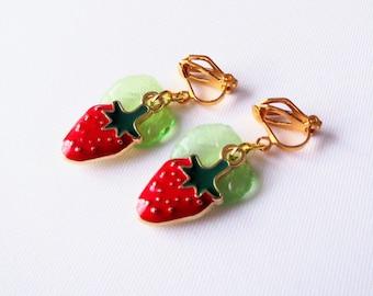 Ohrclips "Erdbeeren auf Blättern" Ohrschmuck Clips Kinderschmuck Mädchenschmuck Geschenk Geburtstag