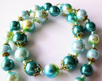 Glasperlen Kette in blau-türkis leicht schimmernde Halskette Perlenkette Frauenkette Frauenschmuck festlich elegant Geschenkidee