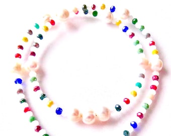 Bunte Perlenkette mit Glas und Süßwasserperlen Halskette mit Perlen Glasperlenkette minimalistisch