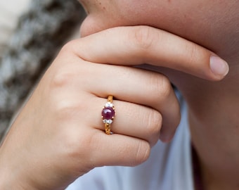 Gold ruby ring