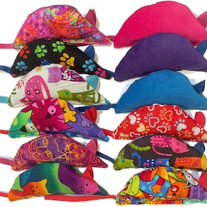 Paquete de cuatro ratones con hierba gatera para gatos: elige tus colores