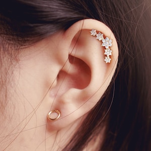 1 piece of Five CZ gems flower helix earring, curved flower cartilage earring, conch piercing jewelry, 16g, labret stud, conch, helix stud