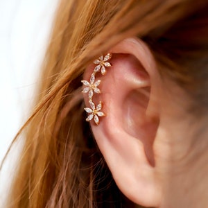 1 piece of 3 CZ Flowers Surgical Steel Cartilage Curved earring, flower cartilage earring, conch piercing, 16g, conch, helix stud