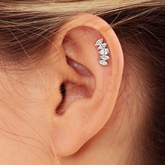 316L Surgical Steel White Pearl AB CZ Flower Cartilage Stud 316L Surgical Steel White Pearl AB CZ Flower Cartilage Stud
