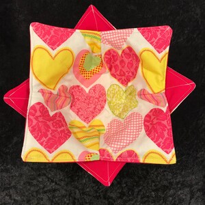 microwave bowl cozy, Pink Hearts, Quilted, pot holder, Soup Bowl, Ice Cream Bowl, Plate Cozy