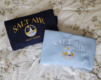 Salt Air Yacht Harbor / Sudadera bordada / Mercancía, Costera, Letras, Agosto, Barco