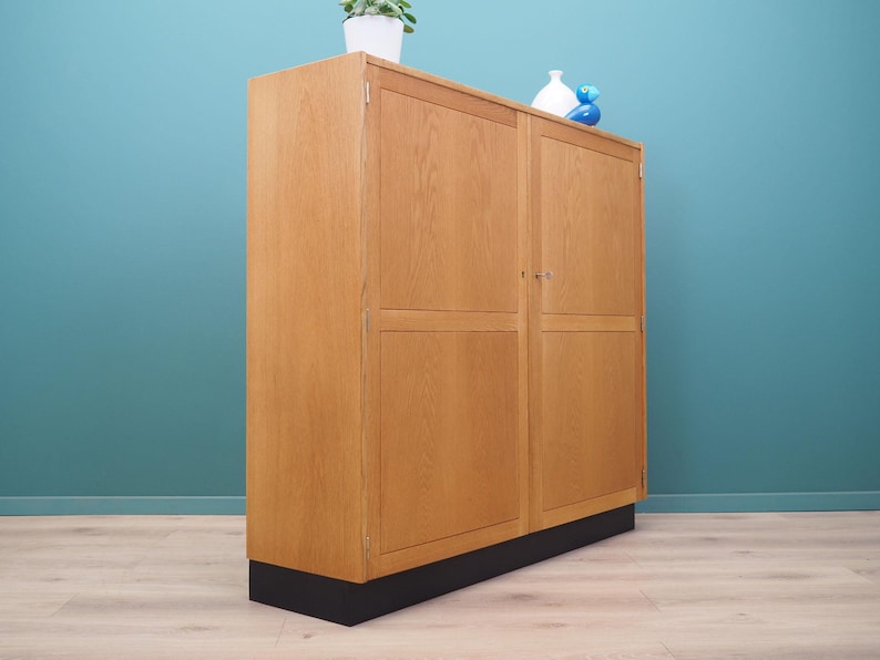 Oak dresser, 60s, Danish design, made in Denmark image 4