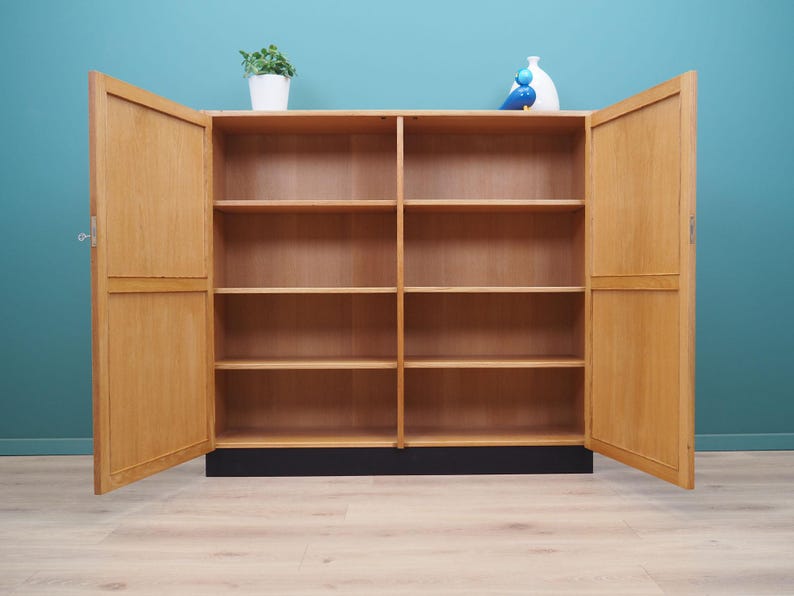 Oak dresser, 60s, Danish design, made in Denmark image 2