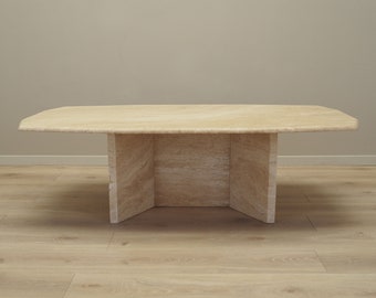 Table basse en pierre, design danois, années 1970, production : Danemark