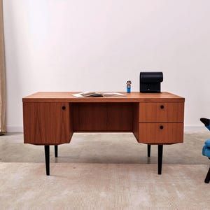 Desk in a minimalist Scandinavian style made of veneered oak wood - teak colour T-B01