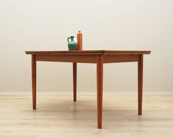 Table en chêne, design danois, années 1970, production : Danemark