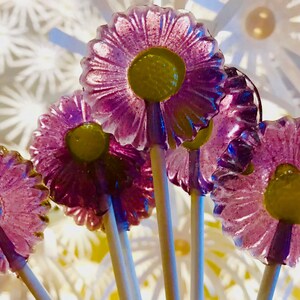 Daisy Lollipops 12-piece set by I Want Candy!