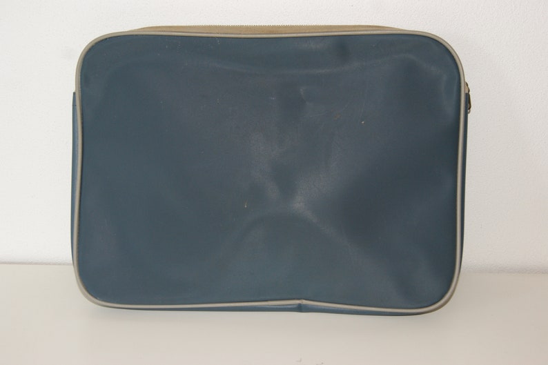 Hip Briefcase in pigeon blue image 2