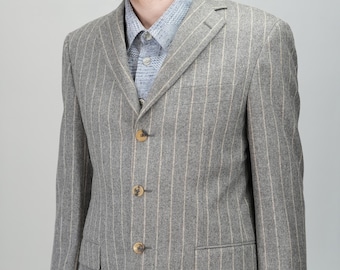 Blazer de lana italiana Pal Zileri en gris claro con sutiles líneas blancas / Talla 48 UE / 38 EE. UU. (M) / Confeccionado en Italia