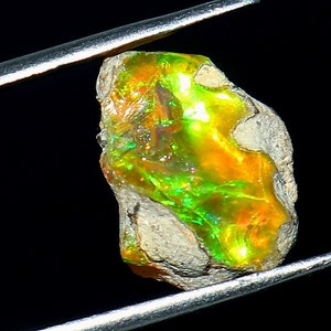 3.90Ct, Ethiopian Opal Raw, Natural Opal Raw, Welo Opal Raw, Multi Fire Opal, Opal Crystals, Opal Raw For Jewelry Making