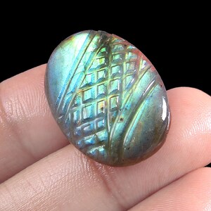 Amazing Quality Labradorite Carving Flashy Gemstone. Natural Gemstone For Jewelry Making Gemstone. 30x22x7  mm . 37  Crt.