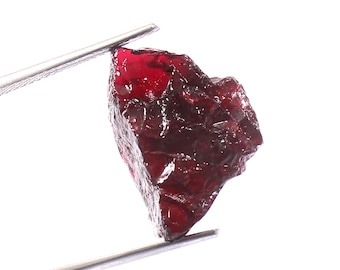 20 Cts Garnet Rhodolith Raw AAA + Qualität Natürliche lila Farbe Granat Rhodolith Rough Hige Qualität Rohedelsteine Größe 20x13x7 MM