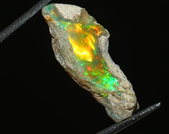 Raro opale di Welo etiope grezzo, opale di benvenuto grezzo, opale di fuoco di Welo, pietra preziosa di opale di Welo naturale, ct, 6,85 dimensioni 23×10×8