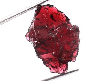 19 Cts Garnet Rhodolith Raw AAA + Qualität Natürliche lila Farbe Granat Rhodolith Rough Hige Qualität Roh Edelsteine Größe 24x18x6 MM