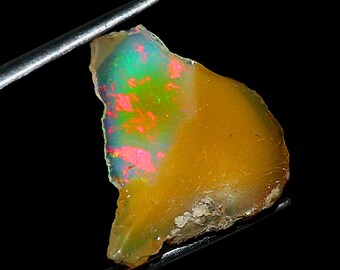 Raro opale di Welo etiope grezzo, opale di benvenuto grezzo, opale di fuoco di Welo, opale di benvenuto grezzo, pietra preziosa naturale di opale di Welo, ct, 5,10 dimensioni 19×16×6