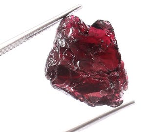 15 Cts Garnet Rhodolite Raw AAA + Qualität Natürliche lila Farbe Granat Rhodolite Rough Hige Qualität Roh Edelsteine Größe 19x16x6 MM