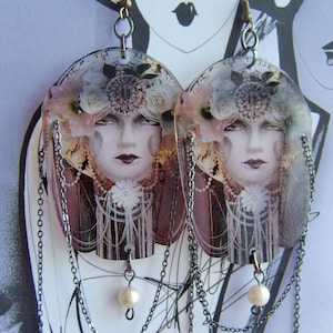 art nouveau origineel hoofd flap bloemen oorbellen gezicht dame ambachtsman originele deco sieraden parelketting boho dolly veel poster geïnspireerd
