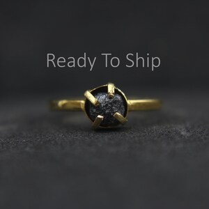 18k ungeschliffener Diamant Solitärring, Rohdiamant Verlobungsring, seltener Rohdiamant Ehering, Frauenjubiläumsring, einzigartiger Versprechensring
