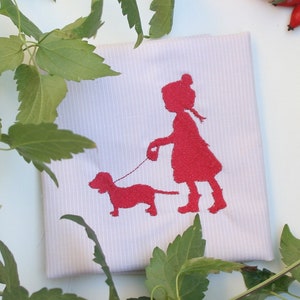 3 file da ricamo carta tagliata ragazza con cane bassotto che cammina bambino animale domestico macchina da ricamo silhouette download immediato digitale