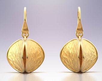 Elegant earrings in 18k or 14k real gold made in Italy, modern shape dangle earrings. Italian fine jewelry earrings, textured gold earrings