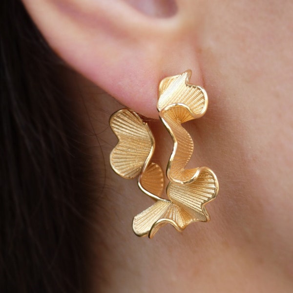 Bold hoop earrings, 14k/18k solid gold hoop earrings made in Italy. Italian fine jewelry, real gold hoop earrings by Oltremare Gioielli