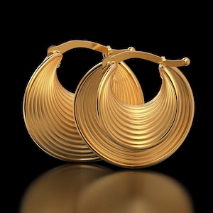 18k gold hoop earrings, real gold hoop earrings, solid gold hoops. 14k gold hoop, Italian gold earrings, modern earrings made in Italy