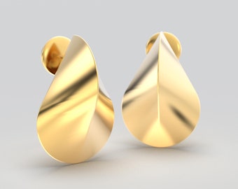 Modern earrings in 18k or 14k genuine gold made in Italy by Oltremare Gioielli. Oloid gold earrings, elegant earrings in real gold