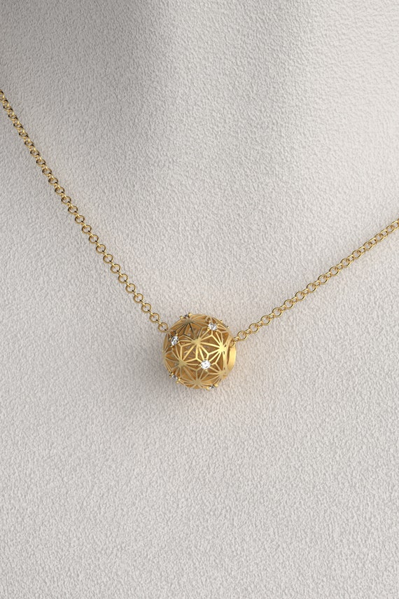 Italian Gold Pendant Necklace With Natural Diamonds Sashiko