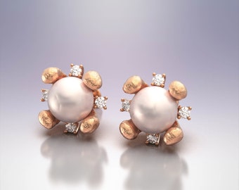 Pearl earrings in solid gold 14k or 18k + natural white diamonds. Elegant stud earrings made in Italy, Italian fine jewelry.