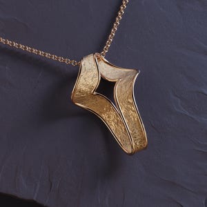 Unisex solid gold cross necklace in 18k rose gold, made in Italy
