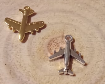 Flugzeuganhänger aus Gold oder Altsilber