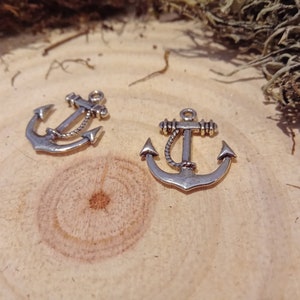 lot de 2 pendentifs marins, ancre argent vieilli image 2