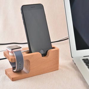 Echtholz Telefon Dockingstation, Apple Watch Ladestation, Nachttisch Valet, individuelles Geschenk, Einzigartiges Geschenk für Sie / Ihn, Geschenk zum Jahrestag