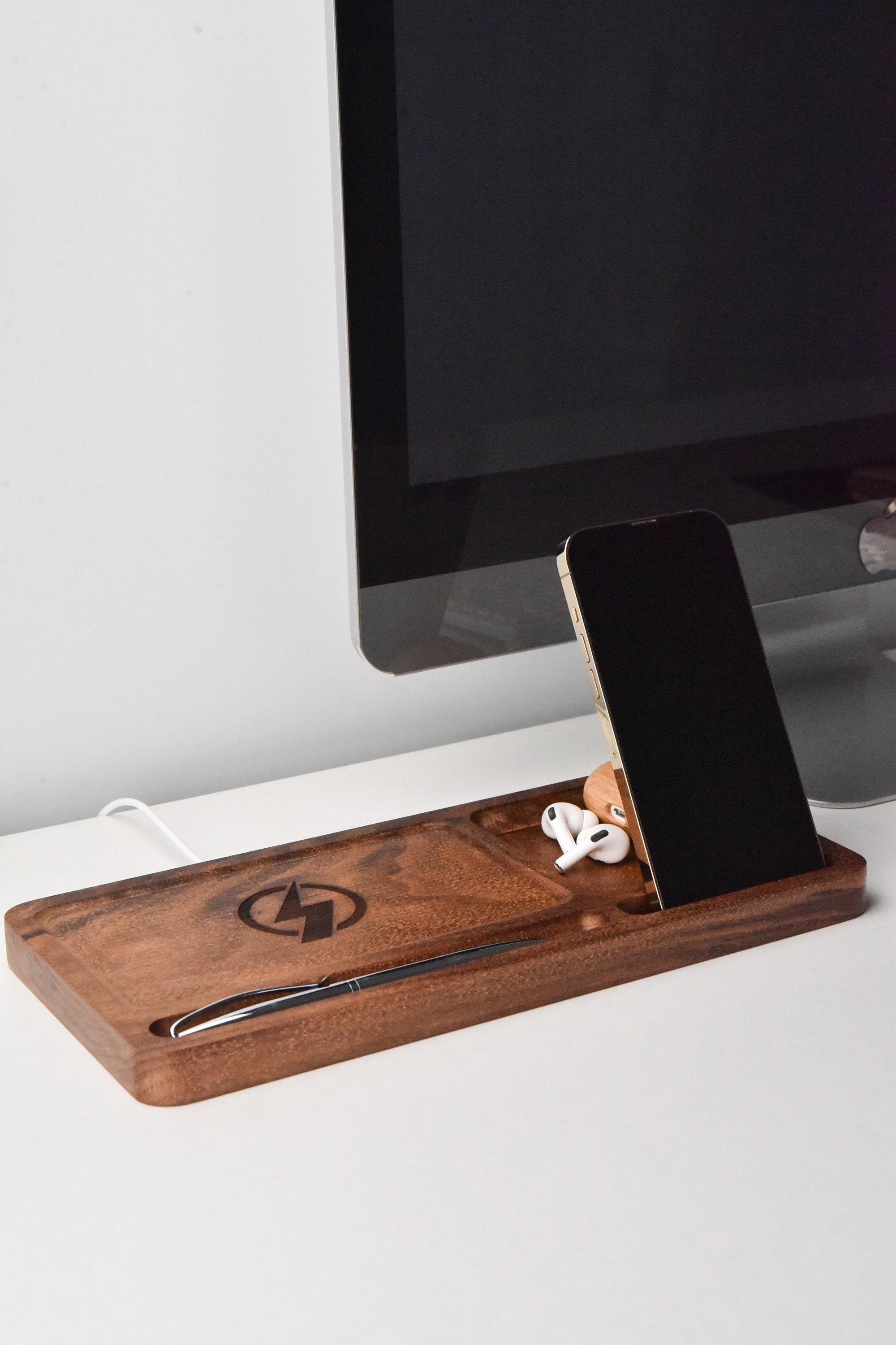 Desktop Wood Slingshot  Unique gift guide, Cool desk accessories, Gifts  for husband