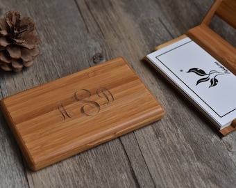 Porte-cartes personnalisé en bois, porte-cartes de visite en bambou, cadeau d'employé, cadeaux de collègues, cadeau personnalisé, accessoire de bureau unique, cadeau pour lui/elle