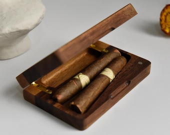 Wooden Cigar Case, Double Cigar Box, Deer Engraved Cigar Holder, Personalized Wooden Cigar Case, mt-108