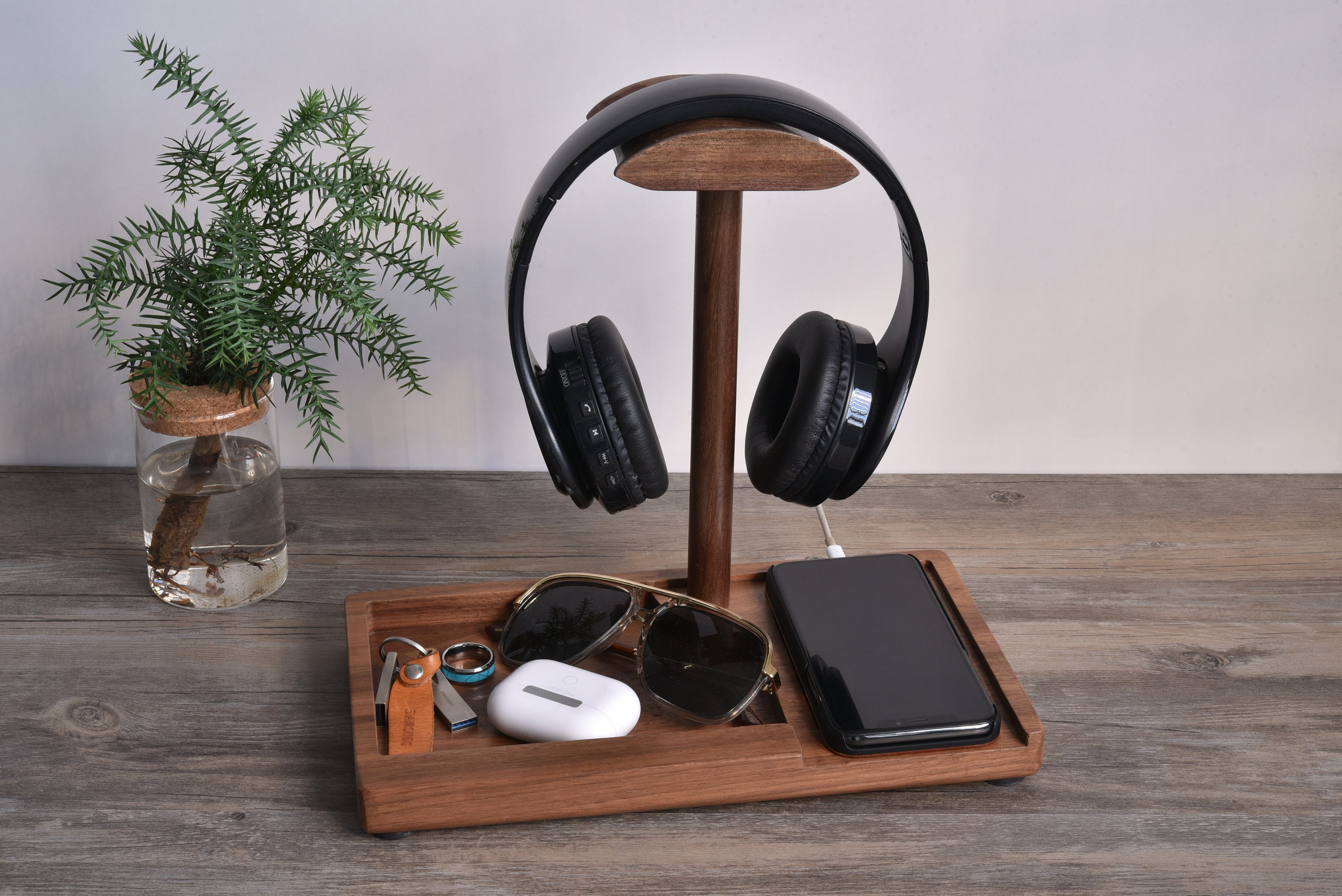 Handmade Minimalistic Wooden Headphone Stand