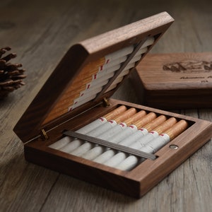 Étui à cigarettes personnalisé, porte-cigarettes en bois, étui à cigarettes rétro, cadeau personnalisé, cadeaux pour collègues, cadeau de Noël, cadeau unique pour lui image 1